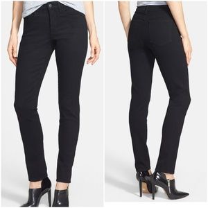 NYPD amid black skinny jeans